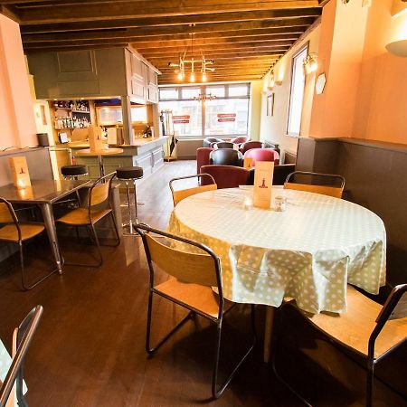 Nik The Greek Bed & Breakfast Burry Port Luaran gambar