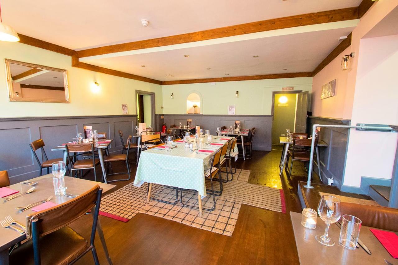 Nik The Greek Bed & Breakfast Burry Port Luaran gambar