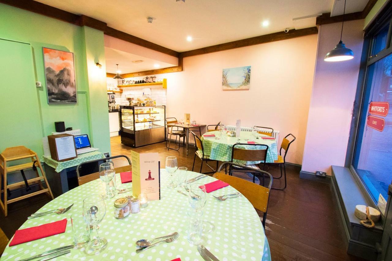 Nik The Greek Bed & Breakfast Burry Port Luaran gambar