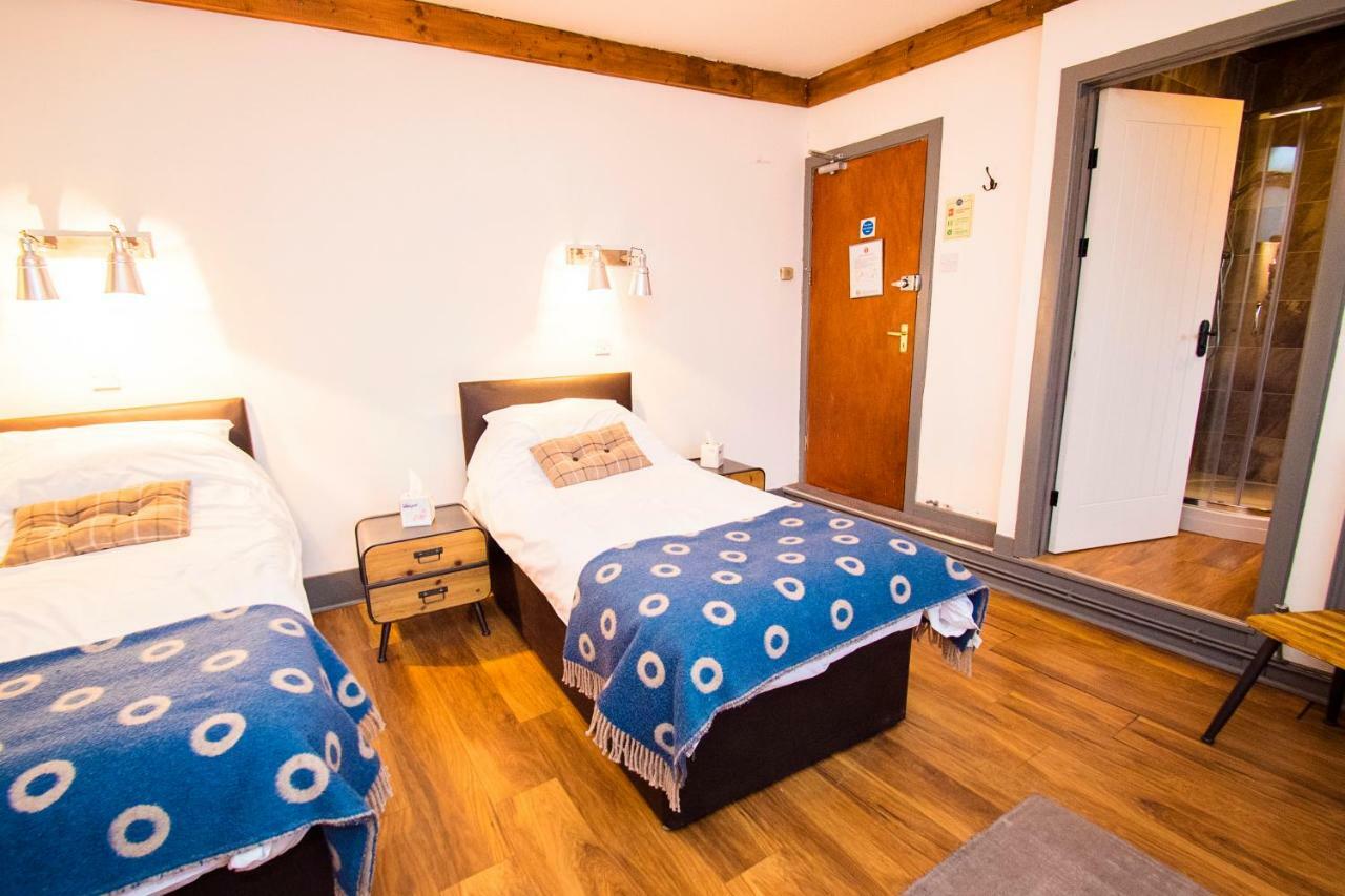 Nik The Greek Bed & Breakfast Burry Port Luaran gambar